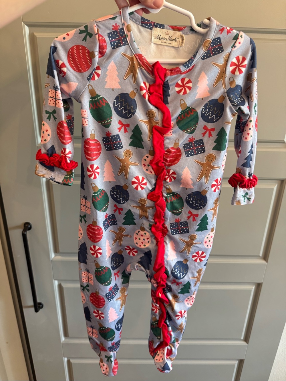 Moon & Honey Girls' Red Trim Christmas Ornament Print Footed Pajamas